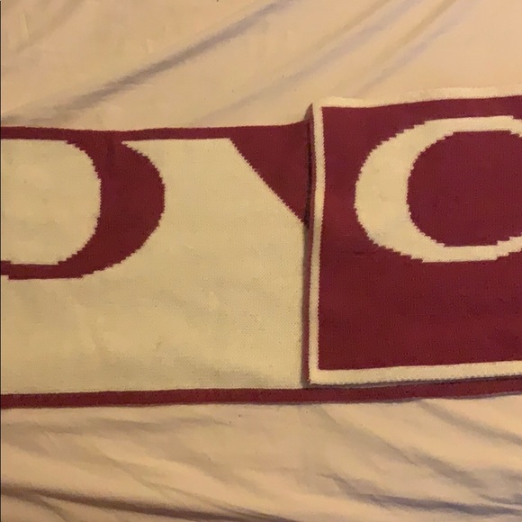 Coach scarf authentic maroon and cream - Picture 3 of 5